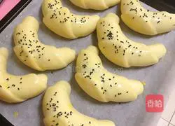 Illustration of how to make croissants 7