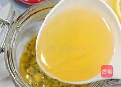 Lemon passion fruit Illustration of how to make honey water 12