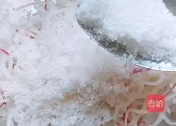 Illustration of how to make sweet and sour radish shreds 4