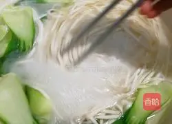 Illustration of how to make beef noodles 3