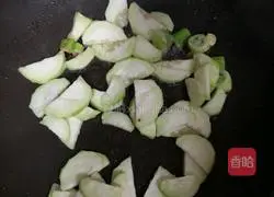 Illustration of how to make loofah and egg noodles 3