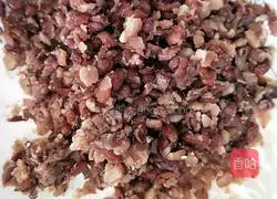 Illustration of how to make red bean rolls 3