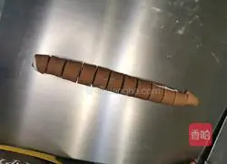 Illustration of how to make cronut buns 8