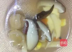 Illustration of how to make assorted mushroom soup 4