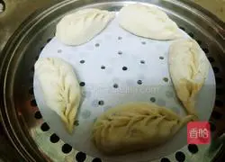 Illustration of how to make willow leaf bean paste buns 12