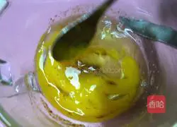 Golden steamed buns are crispy Practice illustration 5