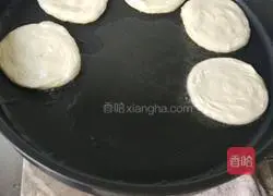 Illustration of how to make homemade sesame cakes 14