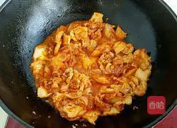 Illustration of how to make spicy cabbage and tofu soup 3