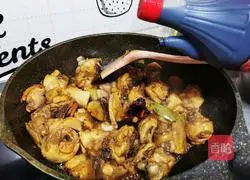 Chicken Illustration of how to make stewed potatoes 15