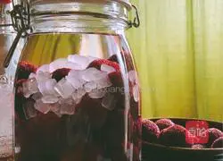 Illustration of how to make bayberry wine 4