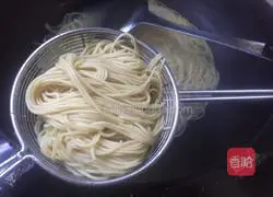 Illustration of how to make cold noodles 4