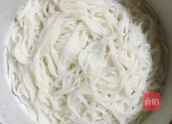 Cold Chicken Rice Noodles Recipe Illustration 11