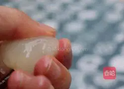 Illustration of how to make lychee meat 2