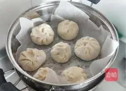 Illustration of how to make pickled cabbage and pork buns 5