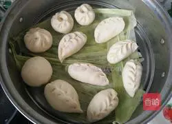 Illustration of how to make tofu skin buns 9