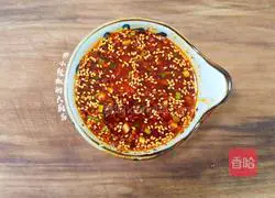 Illustration of how to make red-oiled chicken with saliva 7