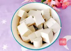 Illustration of how to make oyster mushroom and tofu soup 3