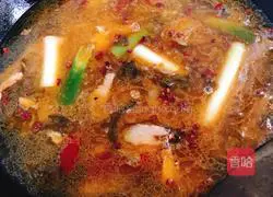 Illustration of how to make pickled fish that can be eaten in soup 6