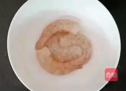 Illustration of how to make loofah and shrimp porridge (baby food supplement) 5