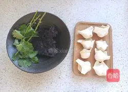  Illustration of how to make fresh meat wontons 2