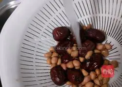 Illustration of how to make brain-tonifying oatmeal paste 2