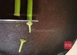 Illustration of how to make steamed okra eggs 6