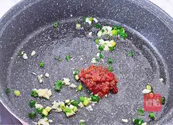 Illustration of how to make beef rolls with enoki mushrooms 8