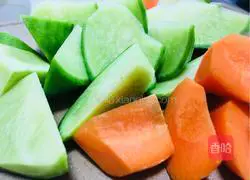 Illustration of how to cook beef tendon stewed with green carrots 2