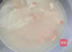 Illustration of how to make Poria, Agaricus Blazei and Spare Ribs Soup 3