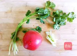 Illustration of how to make seaweed, tomato and egg drop soup 1