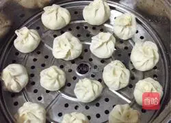 Illustration of how to make tea tree mushroom sauce meat buns 9