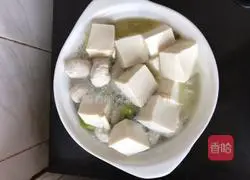 Illustration of how to make meatballs and bitter melon and tofu soup 5