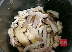 Illustration of how to make Cordyceps Flower Pork Belly and Chicken Soup 11