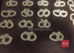Illustration of how to make butterfly cookies 9