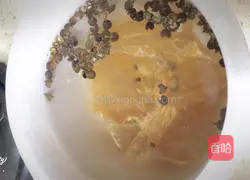 Isinglass Chicken Illustration of how to make claw soup 2