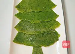 Illustration of how to make Christmas tree egg cake 6