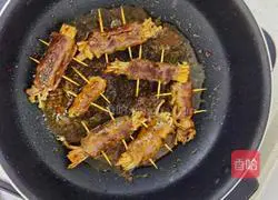 Illustration of how to make pan-fried beef and enoki mushroom rolls 5