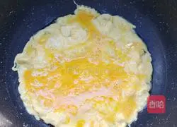 Illustration of how to make seaweed and egg soup 3