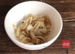 Recipe for lily, shrimp skin and winter melon soup Illustration 2