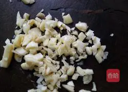 Illustration of how to make radish, beef and egg pancakes 5