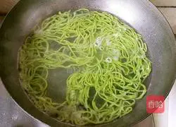 Illustrations of how to make colorful vegetable noodles 18