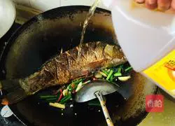 Illustration of home-style braised fish 6