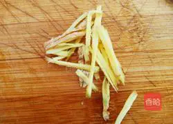 Illustration of how to make fried meat with fungus 4