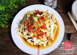 Illustration of how to make garlic chili sauce mixed with dried fragrant seeds (less oil weight loss version) 13