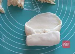 Illustration of how to make silver wire rolls 16