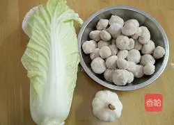 Illustration of how to make cabbage and meatball soup 1