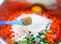 Illustration of how to make chives, carrots and egg pancakes 7