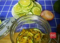 Illustration of how to make lime and passion tea 3