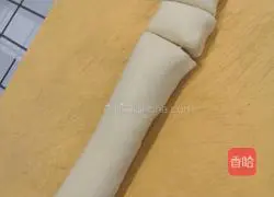 Sesame hot dough cake Practice illustration 4