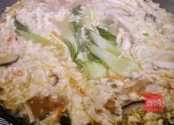 Illustration of spicy and sour mushroom and tofu soup 10